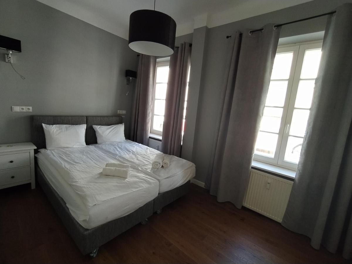 Nowy Swiat 29 Warsaw