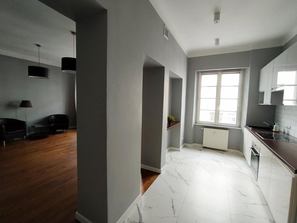 Butas Nowy Swiat 29 Warsaw